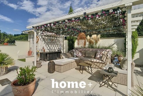 310001